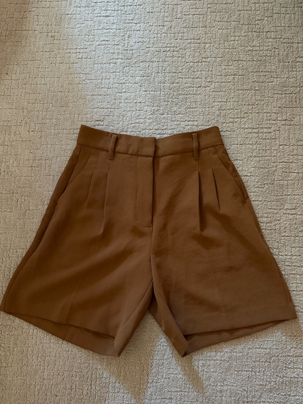Wilfred Tailored Pleated Brown High-Rise Shorts